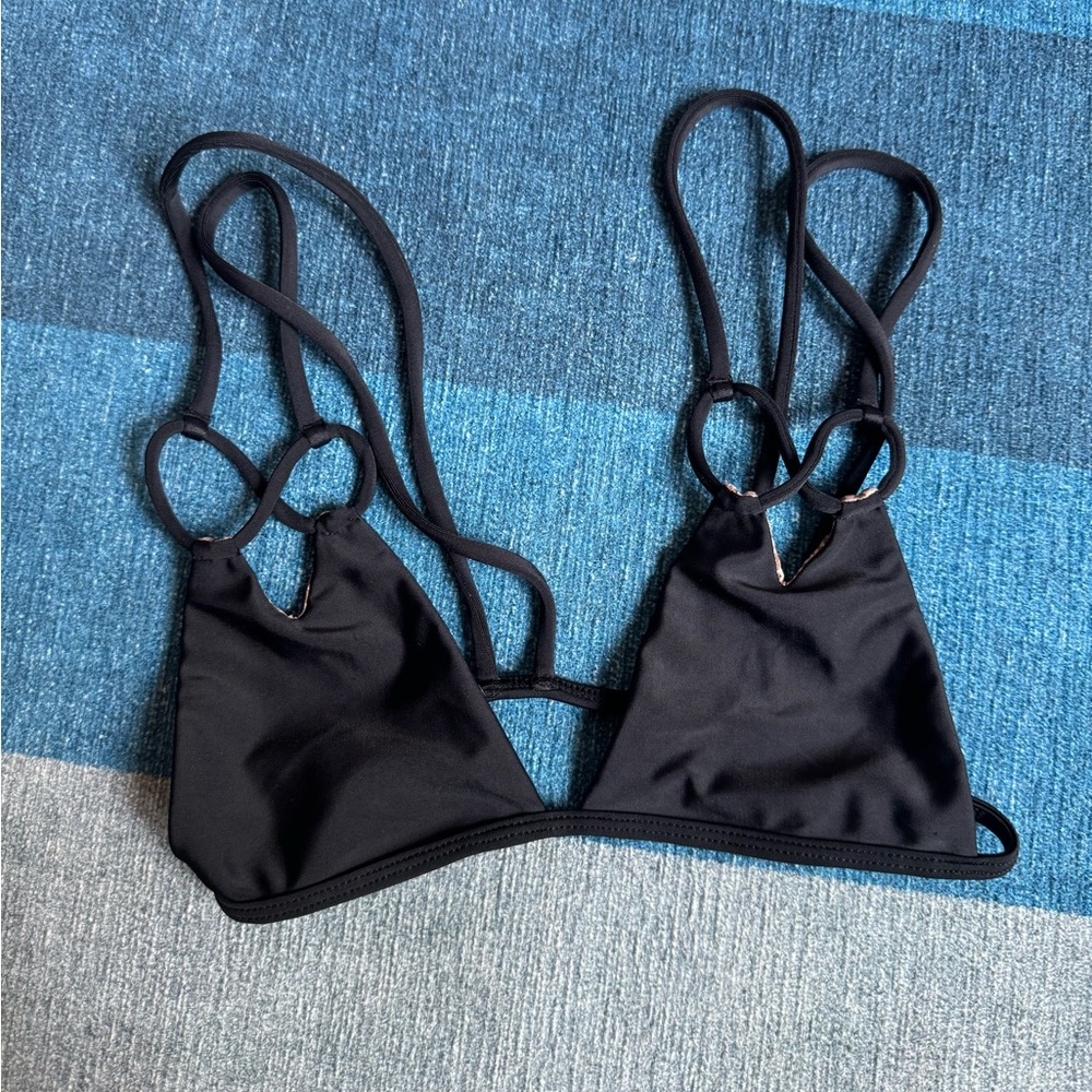 Black acacia top 🤍